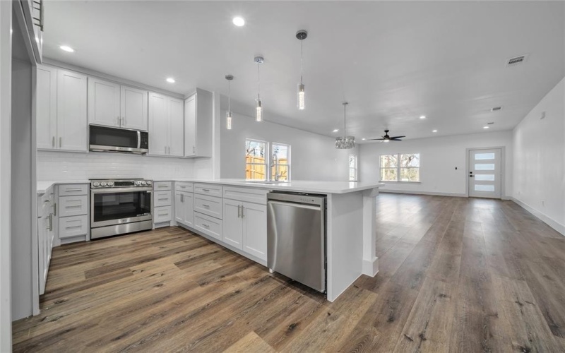 2404 Givendale Road, Dallas, TX 75241, 3 Bedrooms Bedrooms, ,2 BathroomsBathrooms,Residential,For Sale,2404 Givendale Road,20862311