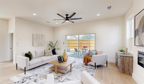 1525 Mcbroom Street, Dallas, TX 75212, 5 Bedrooms Bedrooms, ,5 BathroomsBathrooms,Residential,For Sale,1525 Mcbroom Street,20862663