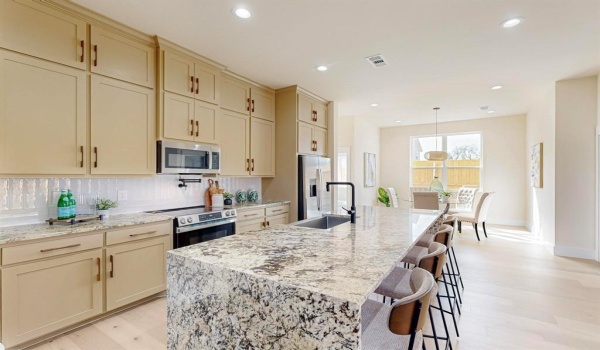 1525 Mcbroom Street, Dallas, TX 75212, 5 Bedrooms Bedrooms, ,5 BathroomsBathrooms,Residential,For Sale,1525 Mcbroom Street,20862663