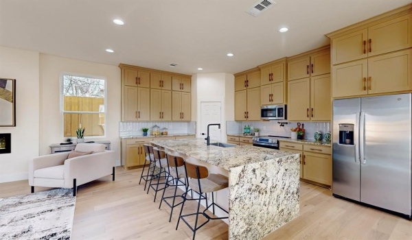 1525 Mcbroom Street, Dallas, TX 75212, 5 Bedrooms Bedrooms, ,5 BathroomsBathrooms,Residential,For Sale,1525 Mcbroom Street,20862663