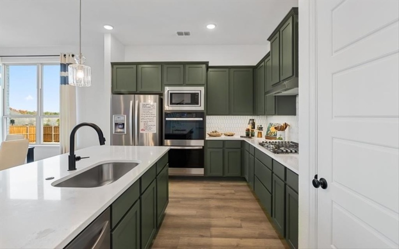 329 Deer Ridge Drive, Aledo, TX 76008, 4 Bedrooms Bedrooms, ,3 BathroomsBathrooms,Residential,For Sale,329 Deer Ridge Drive,20863036