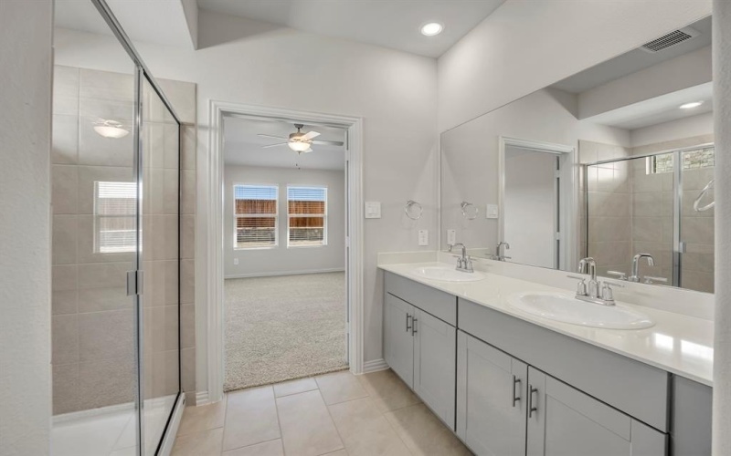 315 Sugarlands Drive, Greenville, TX 75402, 3 Habitaciones Habitaciones , ,2 BañosBaños,Residential,En Venta,315 Sugarlands Drive,20863810