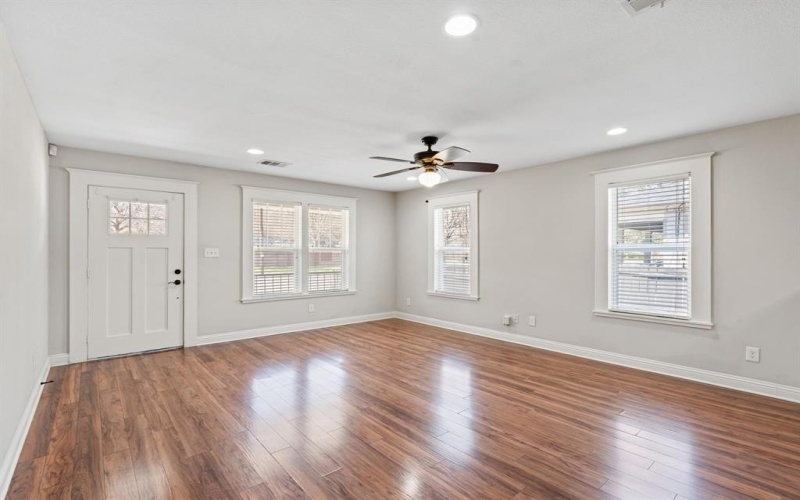 818 N Beckley Avenue, Dallas, TX 75203, 4 Bedrooms Bedrooms, ,5 BathroomsBathrooms,Residential Multi Family,For Sale,818 N Beckley Avenue,20863993