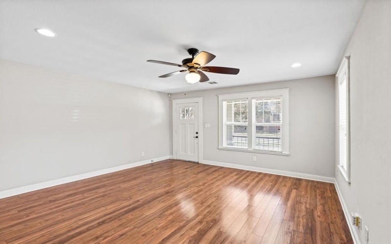 818 N Beckley Avenue, Dallas, TX 75203, 4 Bedrooms Bedrooms, ,5 BathroomsBathrooms,Residential Multi Family,For Sale,818 N Beckley Avenue,20863993
