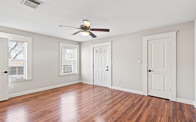 818 N Beckley Avenue, Dallas, TX 75203, 4 Bedrooms Bedrooms, ,5 BathroomsBathrooms,Residential Multi Family,For Sale,818 N Beckley Avenue,20863993