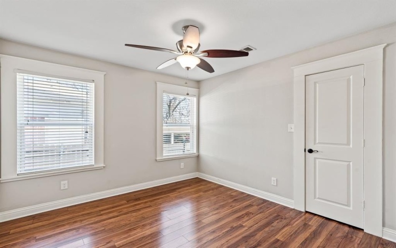 818 N Beckley Avenue, Dallas, TX 75203, 4 Bedrooms Bedrooms, ,5 BathroomsBathrooms,Residential Multi Family,For Sale,818 N Beckley Avenue,20863993