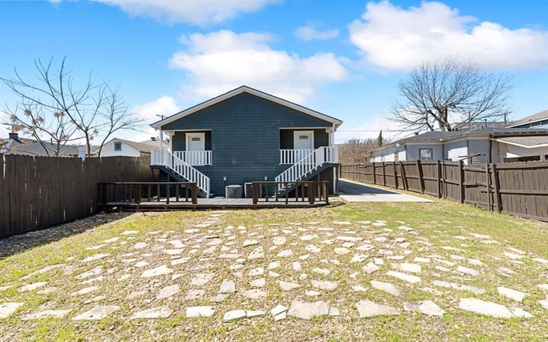 818 N Beckley Avenue, Dallas, TX 75203, 4 Bedrooms Bedrooms, ,5 BathroomsBathrooms,Residential Multi Family,For Sale,818 N Beckley Avenue,20863993