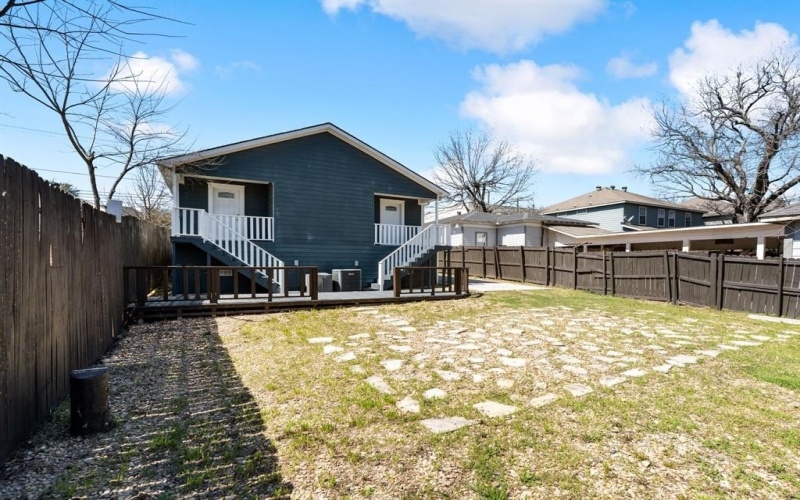 818 N Beckley Avenue, Dallas, TX 75203, 4 Bedrooms Bedrooms, ,5 BathroomsBathrooms,Residential Multi Family,For Sale,818 N Beckley Avenue,20863993