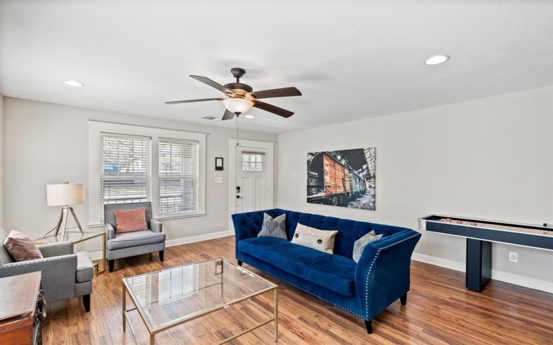 818 N Beckley Avenue, Dallas, TX 75203, 4 Bedrooms Bedrooms, ,5 BathroomsBathrooms,Residential Multi Family,For Sale,818 N Beckley Avenue,20863993