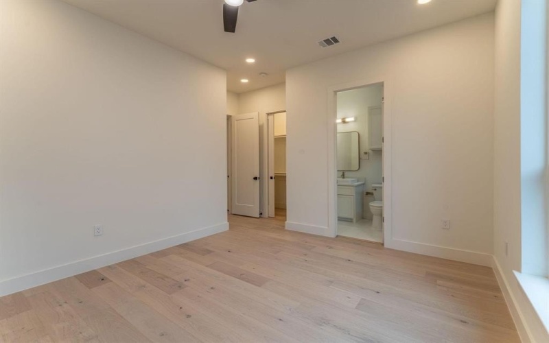 2001 Lucille Street, Dallas, TX 75204, 3 Bedrooms Bedrooms, ,3 BathroomsBathrooms,Residential Lease,For Rent,2001 Lucille Street,20861729