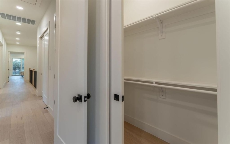 2001 Lucille Street, Dallas, TX 75204, 3 Bedrooms Bedrooms, ,3 BathroomsBathrooms,Residential Lease,For Rent,2001 Lucille Street,20861729