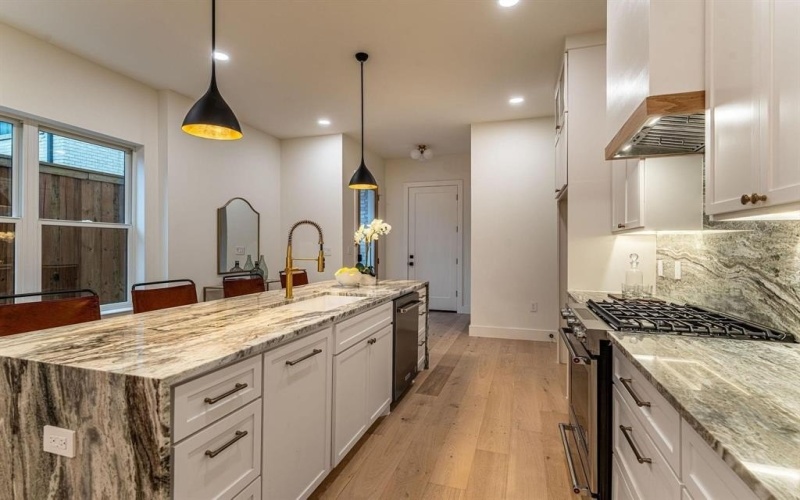 2001 Lucille Street, Dallas, TX 75204, 3 Bedrooms Bedrooms, ,3 BathroomsBathrooms,Residential Lease,For Rent,2001 Lucille Street,20861729