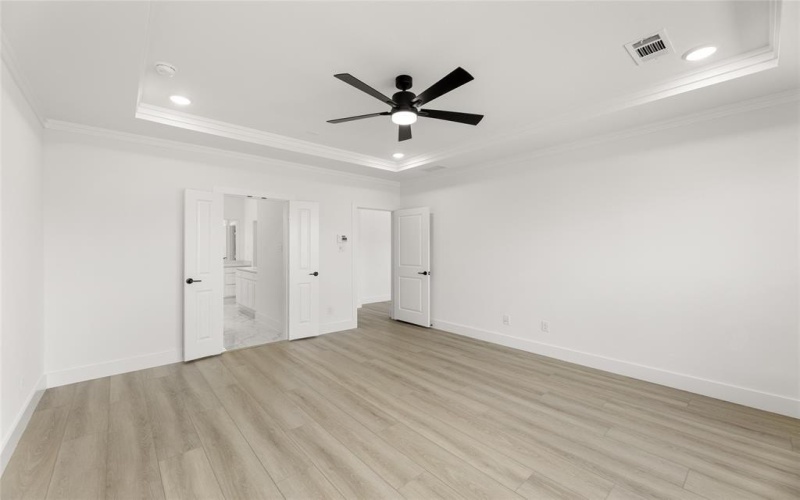 316 Loretta Lane, Burleson, TX 76028, 4 Bedrooms Bedrooms, ,5 BathroomsBathrooms,Residential,For Sale,316 Loretta Lane,20861788