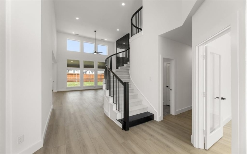 316 Loretta Lane, Burleson, TX 76028, 4 Bedrooms Bedrooms, ,5 BathroomsBathrooms,Residential,For Sale,316 Loretta Lane,20861788