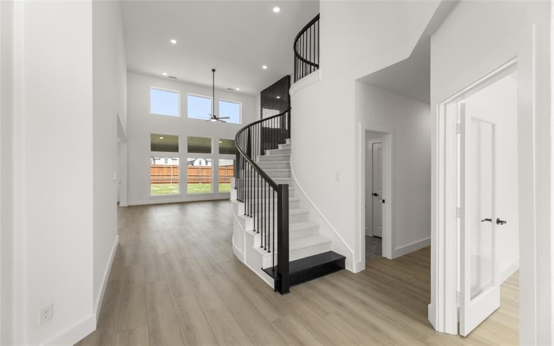 316 Loretta Lane, Burleson, TX 76028, 4 Bedrooms Bedrooms, ,5 BathroomsBathrooms,Residential,For Sale,316 Loretta Lane,20861788