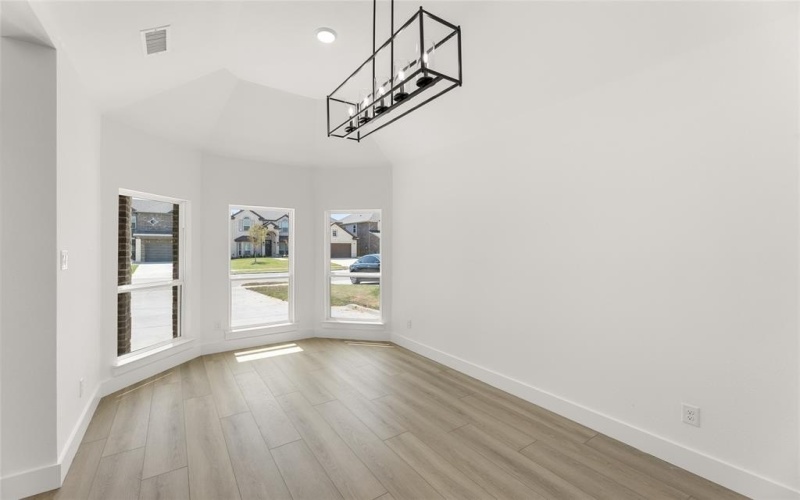 316 Loretta Lane, Burleson, TX 76028, 4 Bedrooms Bedrooms, ,5 BathroomsBathrooms,Residential,For Sale,316 Loretta Lane,20861788