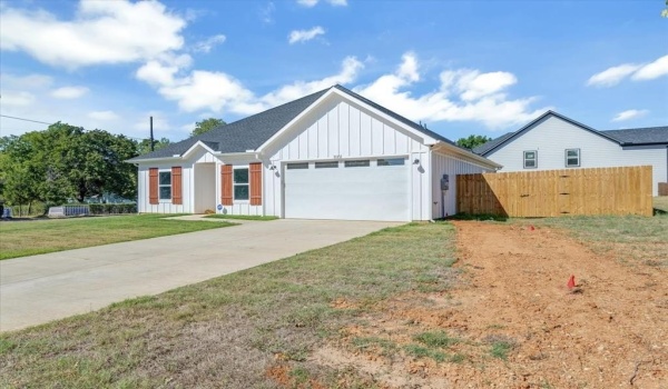 1001 N Oak Drive, Denison, TX 75020, 4 Bedrooms Bedrooms, ,2 BathroomsBathrooms,Residential,For Sale,1001 N Oak Drive,20861820