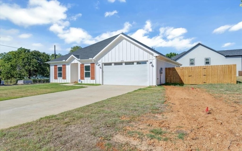 1001 N Oak Drive, Denison, TX 75020, 4 Bedrooms Bedrooms, ,2 BathroomsBathrooms,Residential,For Sale,1001 N Oak Drive,20861820