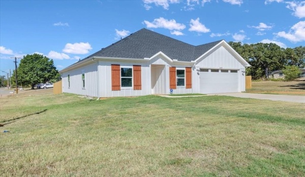 1001 N Oak Drive, Denison, TX 75020, 4 Bedrooms Bedrooms, ,2 BathroomsBathrooms,Residential,For Sale,1001 N Oak Drive,20861820