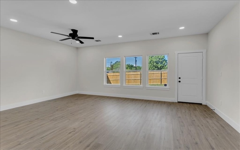 1001 N Oak Drive, Denison, TX 75020, 4 Bedrooms Bedrooms, ,2 BathroomsBathrooms,Residential,For Sale,1001 N Oak Drive,20861820
