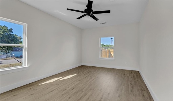 1001 N Oak Drive, Denison, TX 75020, 4 Bedrooms Bedrooms, ,2 BathroomsBathrooms,Residential,For Sale,1001 N Oak Drive,20861820