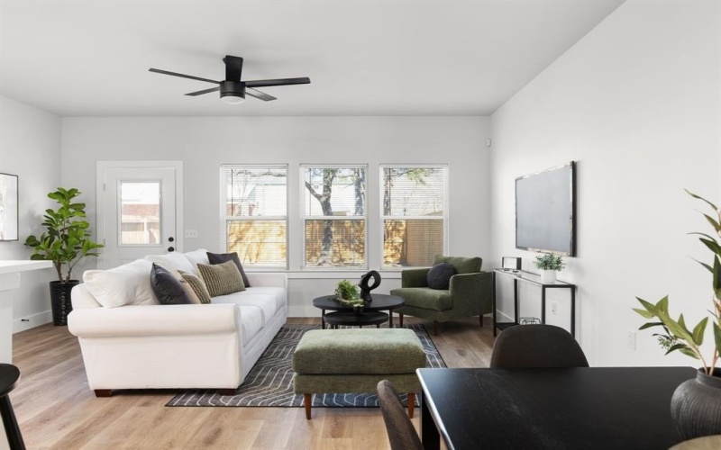 2451 Macon Street, Dallas, TX 75215, 3 Bedrooms Bedrooms, ,2 BathroomsBathrooms,Residential,For Sale,2451 Macon Street,20864168