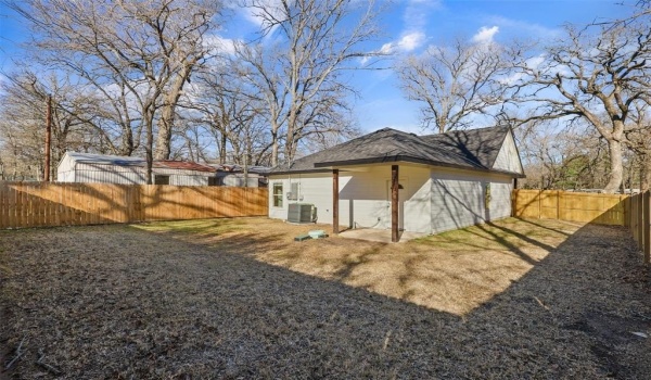 147 Mohican Trail, Mabank, TX 75156, 3 Bedrooms Bedrooms, ,2 BathroomsBathrooms,Residential,For Sale,147 Mohican Trail,20864527