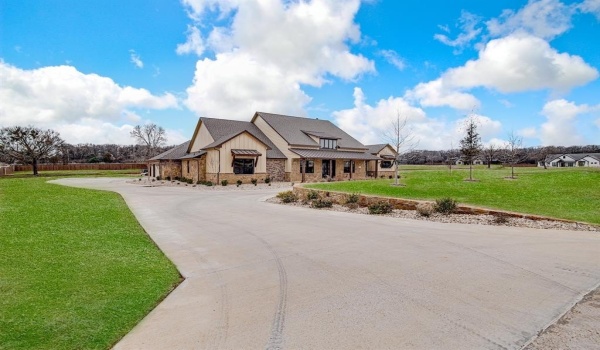 6301 Big Elk Drive, Fort Worth, TX 76140, 3 Bedrooms Bedrooms, ,3 BathroomsBathrooms,Residential,For Sale,6301 Big Elk Drive,20864879