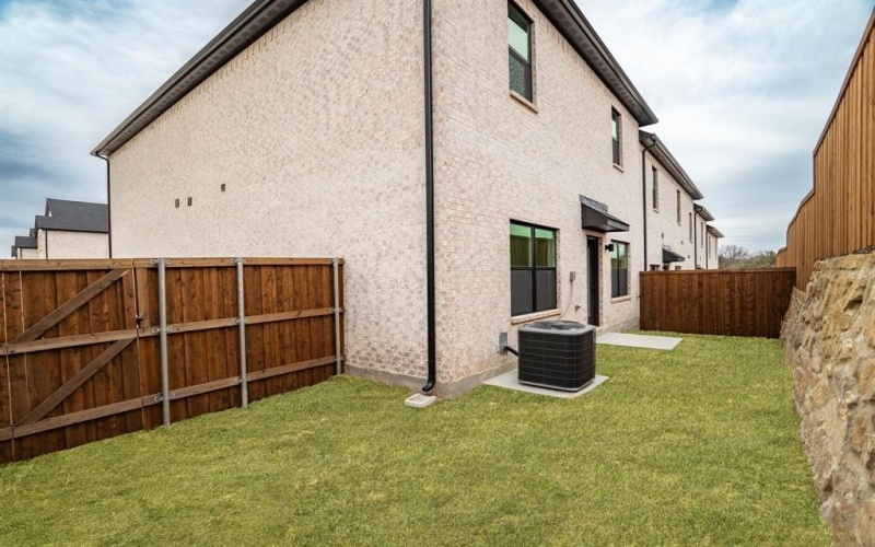2336 Alsiddiq Drive, Irving, TX 75062, 4 Bedrooms Bedrooms, ,3 BathroomsBathrooms,Residential,For Sale,2336 Alsiddiq Drive,20864891