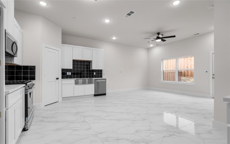 2336 Alsiddiq Drive, Irving, TX 75062, 4 Bedrooms Bedrooms, ,3 BathroomsBathrooms,Residential,For Sale,2336 Alsiddiq Drive,20864891