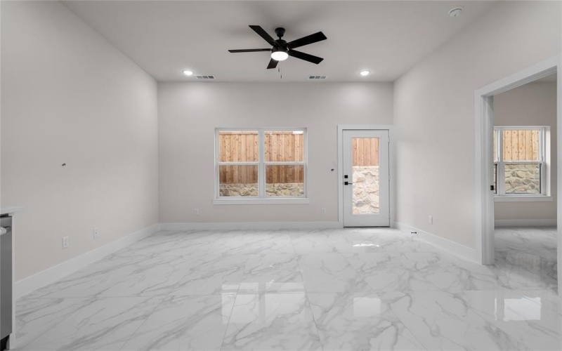 2336 Alsiddiq Drive, Irving, TX 75062, 4 Bedrooms Bedrooms, ,3 BathroomsBathrooms,Residential,For Sale,2336 Alsiddiq Drive,20864891