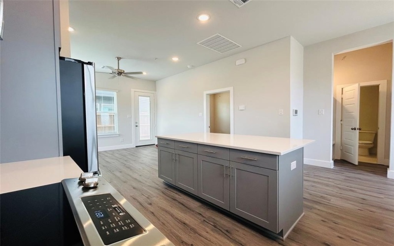 760 W Bedford Euless Road #110, Hurst, TX 76053, 1 Dormitorio Habitaciones , ,1 BañoBaños,Residential Lease,En Alquiler,760 W Bedford Euless Road,20865049