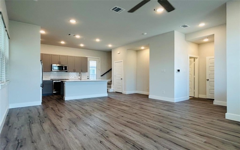 760 W Bedford Euless Road #114, Hurst, TX 76053, 2 Bedrooms Bedrooms, ,2 BathroomsBathrooms,Residential Lease,For Rent,760 W Bedford Euless Road,20865141
