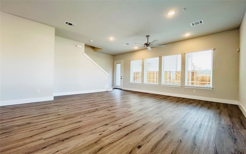 760 W Bedford Euless Road #100, Hurst, TX 76053, 3 Bedrooms Bedrooms, ,2 BathroomsBathrooms,Residential Lease,For Rent,760 W Bedford Euless Road,20865160