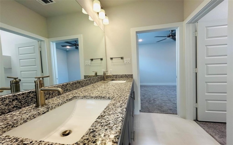 760 W Bedford Euless Road #100, Hurst, TX 76053, 3 Bedrooms Bedrooms, ,2 BathroomsBathrooms,Residential Lease,For Rent,760 W Bedford Euless Road,20865160