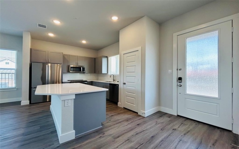 760 W Bedford Euless Road #100, Hurst, TX 76053, 3 Bedrooms Bedrooms, ,2 BathroomsBathrooms,Residential Lease,For Rent,760 W Bedford Euless Road,20865160