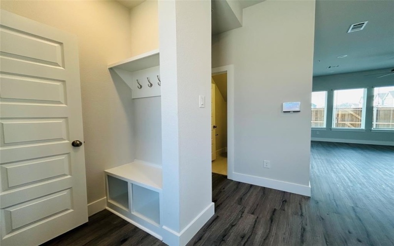 760 W Bedford Euless Road #100, Hurst, TX 76053, 3 Bedrooms Bedrooms, ,2 BathroomsBathrooms,Residential Lease,For Rent,760 W Bedford Euless Road,20865160