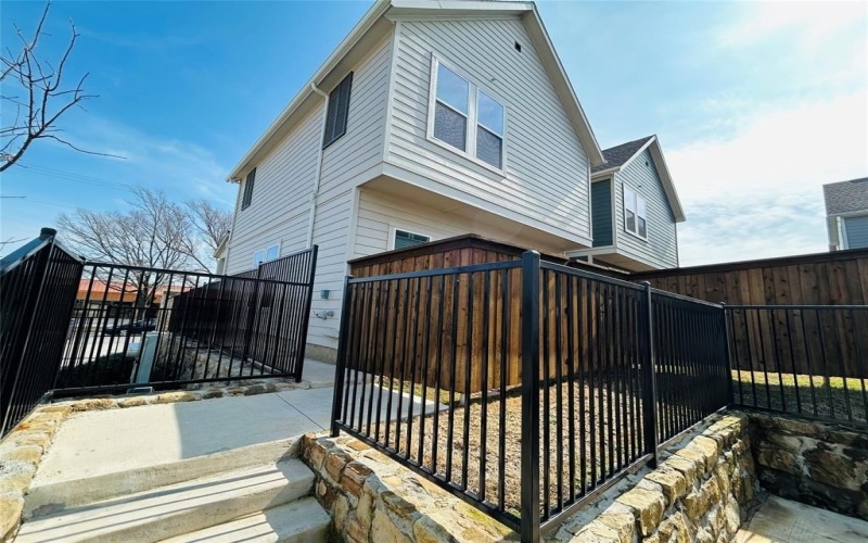 760 W Bedford Euless Road #100, Hurst, TX 76053, 3 Bedrooms Bedrooms, ,2 BathroomsBathrooms,Residential Lease,For Rent,760 W Bedford Euless Road,20865160