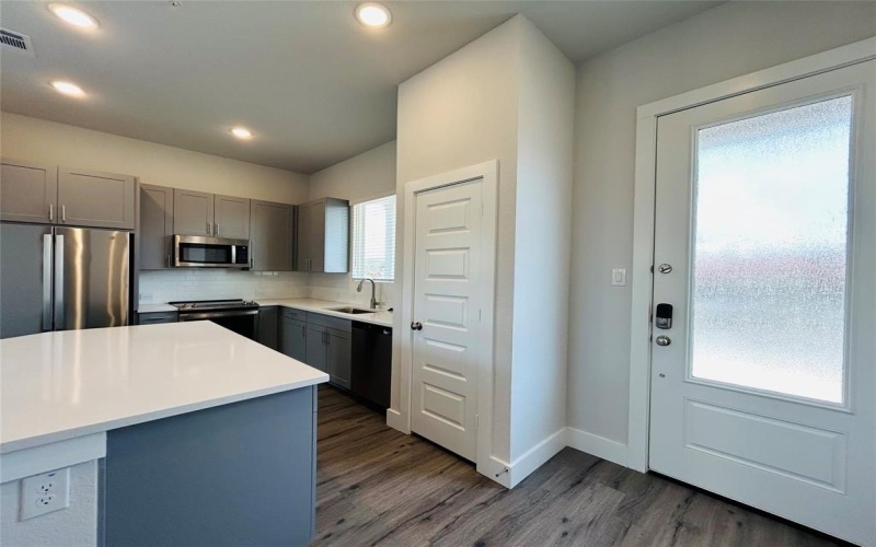 760 W Bedford Euless Road #100, Hurst, TX 76053, 3 Bedrooms Bedrooms, ,2 BathroomsBathrooms,Residential Lease,For Rent,760 W Bedford Euless Road,20865160