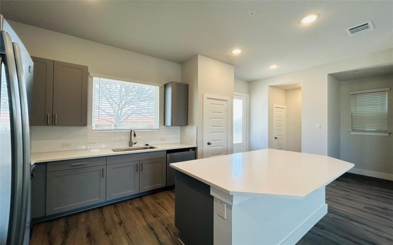 760 W Bedford Euless Road #100, Hurst, TX 76053, 3 Bedrooms Bedrooms, ,2 BathroomsBathrooms,Residential Lease,For Rent,760 W Bedford Euless Road,20865160