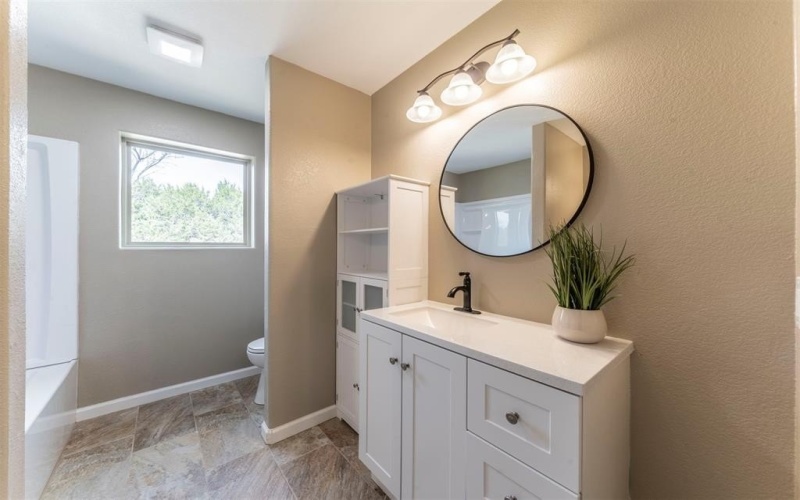 2715 S Shadowood Street, Granbury, TX 76048, 3 Bedrooms Bedrooms, ,2 BathroomsBathrooms,Residential,For Sale,2715 S Shadowood Street,20865342