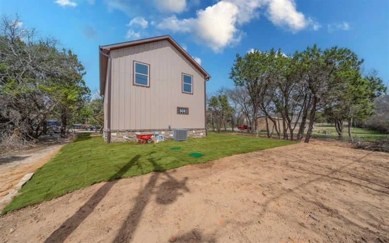 2715 S Shadowood Street, Granbury, TX 76048, 3 Bedrooms Bedrooms, ,2 BathroomsBathrooms,Residential,For Sale,2715 S Shadowood Street,20865342