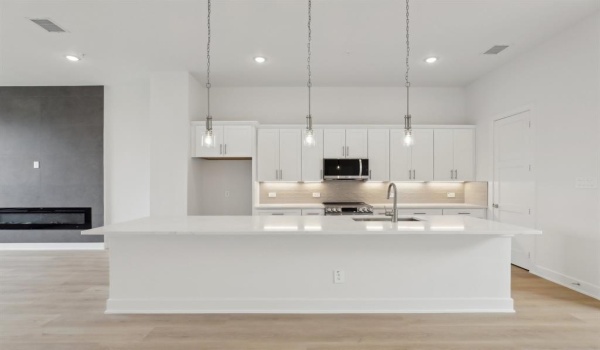 2524 Havenhurst Street #103, Farmers Branch, TX 75234, 3 Bedrooms Bedrooms, ,3 BathroomsBathrooms,Residential,For Sale,2524 Havenhurst Street,20865361