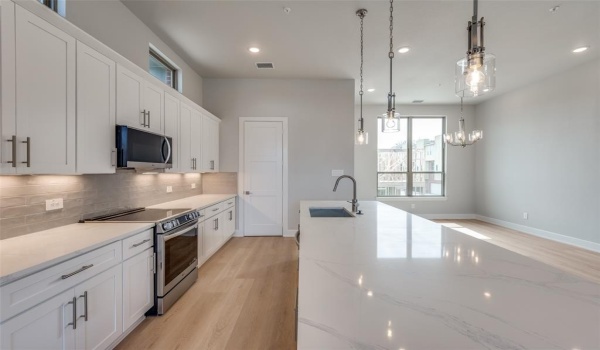 2524 Havenhurst Street #106, Farmers Branch, TX 75234, 3 Bedrooms Bedrooms, ,3 BathroomsBathrooms,Residential Lease,For Rent,2524 Havenhurst Street,20865362