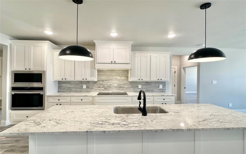 105 Villa Court, Poolville, TX 76487, 4 Bedrooms Bedrooms, ,3 BathroomsBathrooms,Residential,For Sale,105 Villa Court,20865405