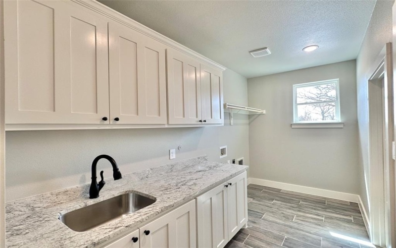 105 Villa Court, Poolville, TX 76487, 4 Bedrooms Bedrooms, ,3 BathroomsBathrooms,Residential,For Sale,105 Villa Court,20865405