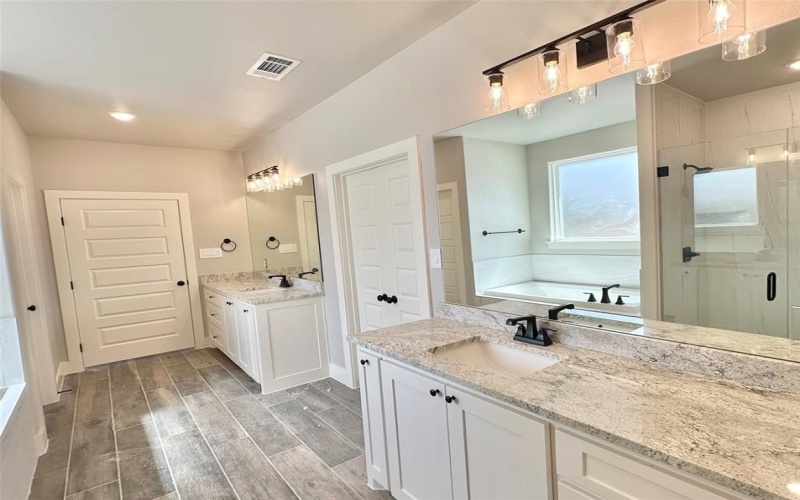 105 Villa Court, Poolville, TX 76487, 4 Bedrooms Bedrooms, ,3 BathroomsBathrooms,Residential,For Sale,105 Villa Court,20865405