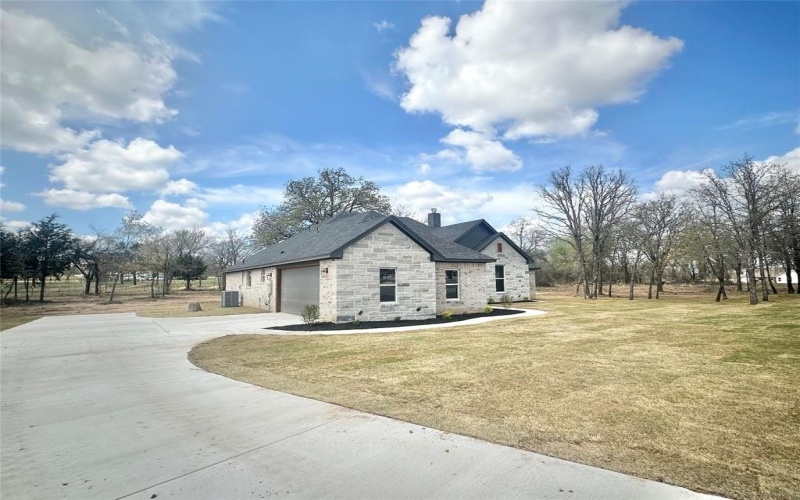 105 Villa Court, Poolville, TX 76487, 4 Bedrooms Bedrooms, ,3 BathroomsBathrooms,Residential,For Sale,105 Villa Court,20865405