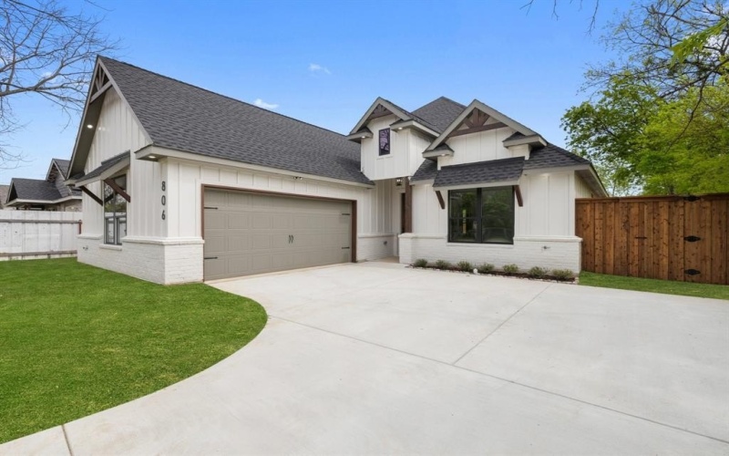 806 Barber Avenue, Cleburne, TX 76031, 3 Bedrooms Bedrooms, ,2 BathroomsBathrooms,Residential,For Sale,806 Barber Avenue,20865603