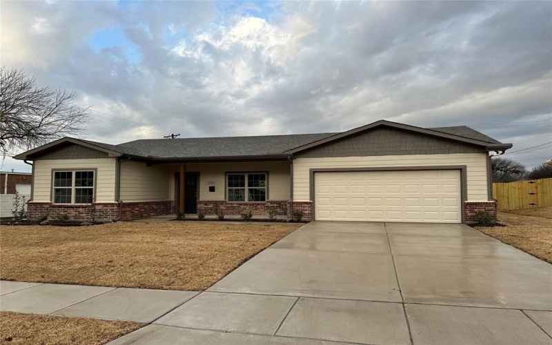 1731 Russell Drive, Garland, TX 75040, 4 Bedrooms Bedrooms, ,2 BathroomsBathrooms,Residential,For Sale,1731 Russell Drive,20865696